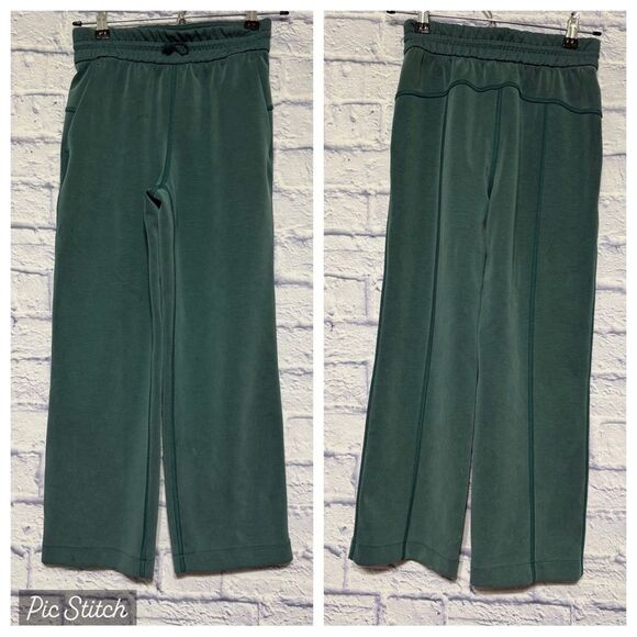 Lululemon Softstreme High-Rise Straight-Leg Cropped Pant
Dark Forest - Picture 3 of 16